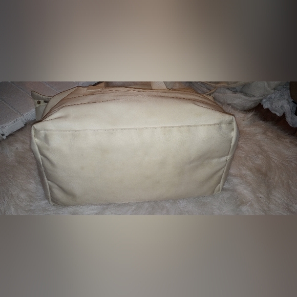 Burberry Large Nylon Tote Shoulder Bag. Off White. Burberry Bag Tag. - Picture 8 of 16